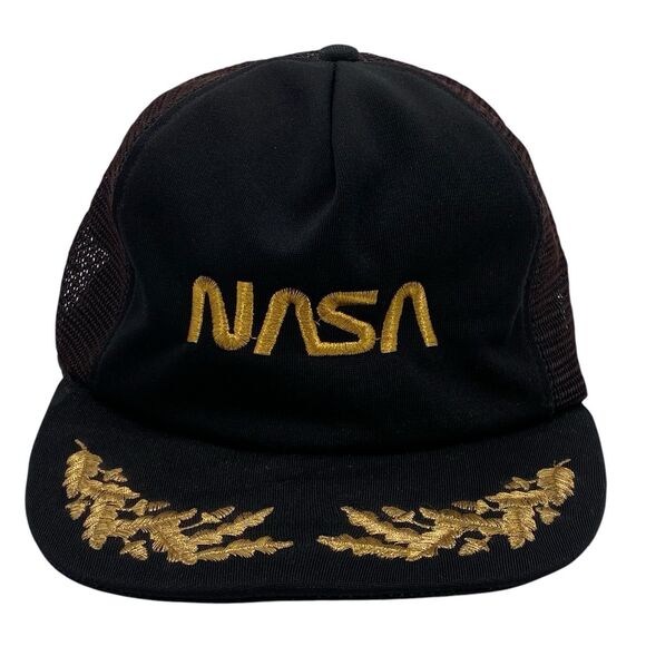 Vintage NASA Snapback Mesh Back Trucker Hat Embroidered Gold Leaf Bill USA (H26) - Picture 1 of 11